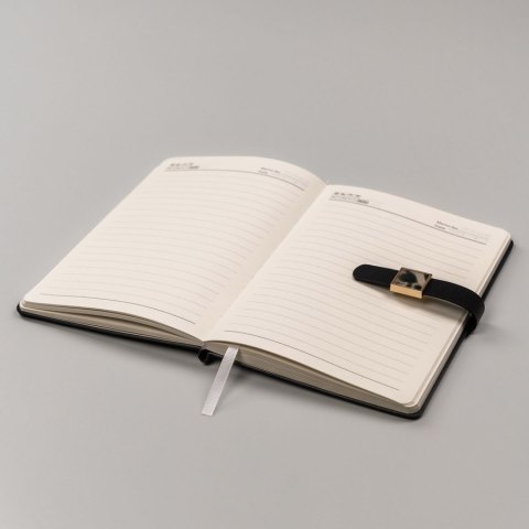 Zestaw prezentowy: czarny notes w linie z magnetycznym zapięciem i długopis z czarnym wkładem - Peterson