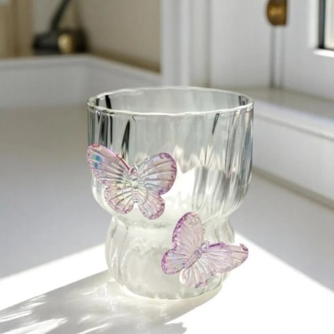 zklanka ryflowana 260 ml z falowanymi ściankami i dwoma fioletowymi motylkami 3D – model SZK162