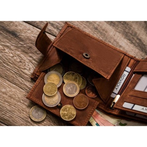 Wnętrze skórzanego portfela Rovicky – wiele przegródek na karty, dokumenty, banknoty i bilon