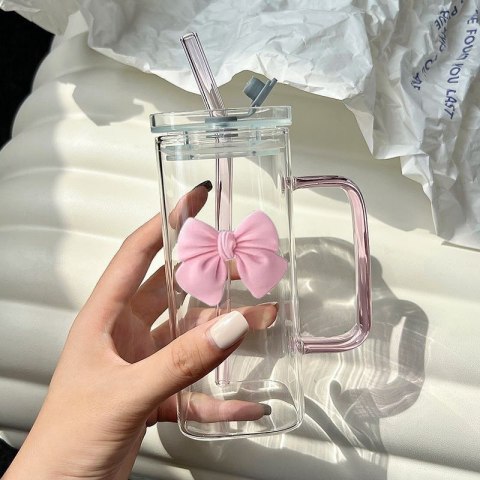 Szklanka prostokątna z kokardką z przykrywką i słomką, 1szt 400ml SZK87 Szklanka prostokątna z kokardką z przykrywką i słomką, 1szt 400ml SZK87