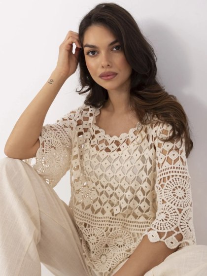 Beżowa Ażurowa Bluzka Boho 2w1 z Topem i Rękawem 3/4 – 100% Bawełna – Stylowy Wieszak