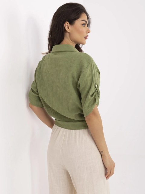 Khaki muślinowa koszula z wiązaniem i rękawem 3/4 – Stylowy Wieszak Khaki muślinowa koszula z wiązaniem i rękawem 3/4 – Stylowy Wieszak