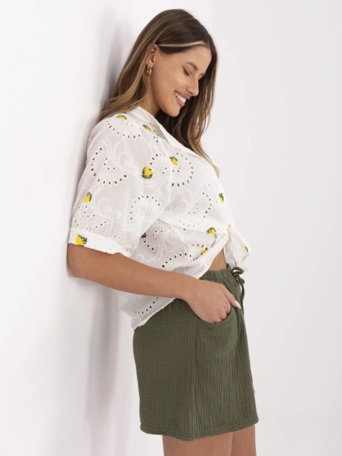 Bawełniane spodenki khaki – Stylowy Wieszak Bawełniane spodenki khaki – Stylowy Wieszak