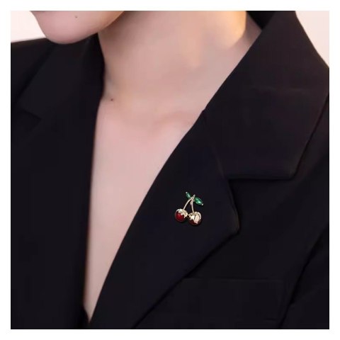 Broszka ozdobna złote soczyste WISIENKI oblane złotem BZ198 Broszka ozdobna złote soczyste WISIENKI oblane złotem BZ198