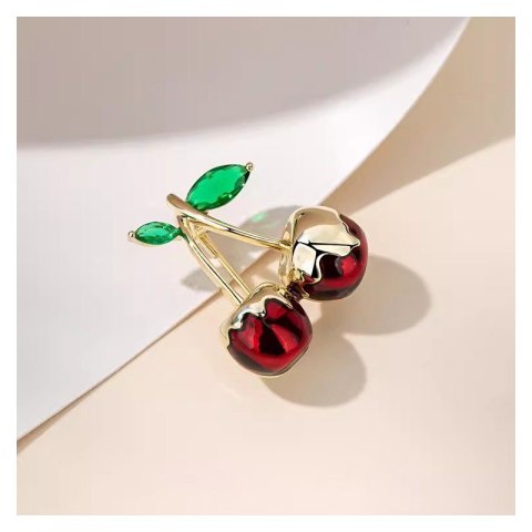 Broszka ozdobna złote soczyste WISIENKI oblane złotem BZ198 Broszka ozdobna złote soczyste WISIENKI oblane złotem BZ198