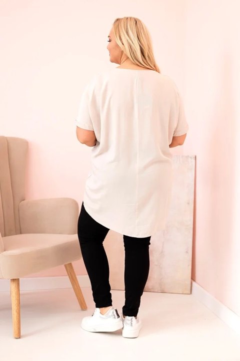 Bluzka damska Plus Size z wiskozy z kwiatowym nadrukiem i napisem beżowa Bluzka damska Plus Size z wiskozy z kwiatowym nadrukiem i napisem beżowa