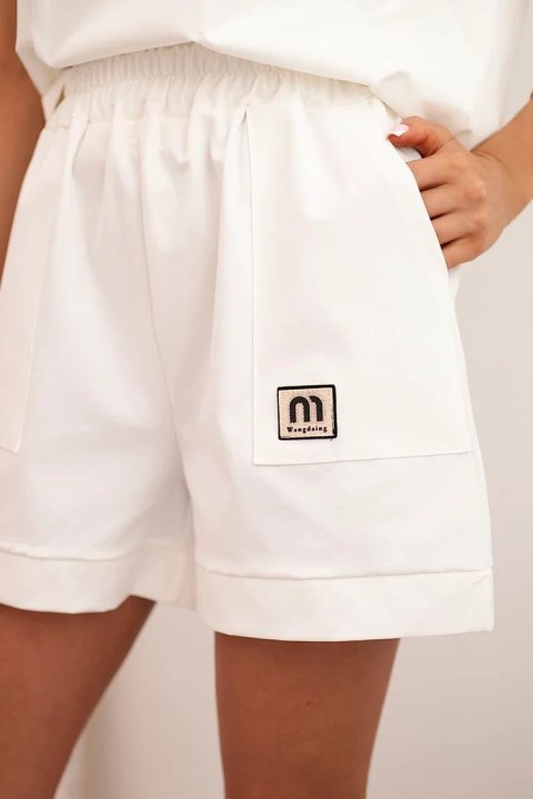 Włoski komplet ecru – minimalistyczna moda na lato Włoski komplet ecru – minimalistyczna moda na lato