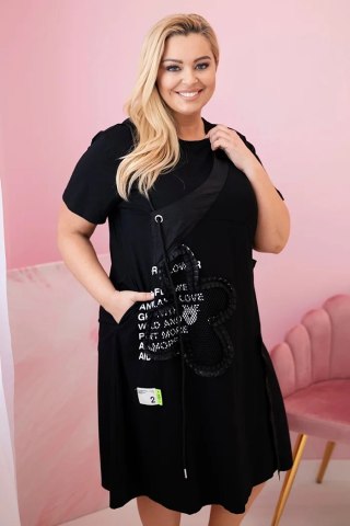 Sukienka damska Plus Size z kieszeniami i ozdobnym paskiem czarna