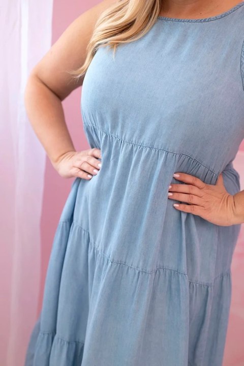 Sukienka damska Plus Size z lyocellu rozkloszowana z falbanami jasno jeansowa Sukienka damska Plus Size z lyocellu rozkloszowana z falbanami jasno jeansowa