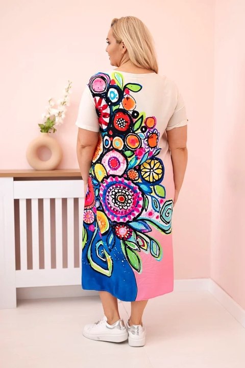 Sukienka damska Plus Size z wiskozy z kolorowym nadrukiem beżowy + różówy Sukienka damska Plus Size z wiskozy z kolorowym nadrukiem beżowy + różówy