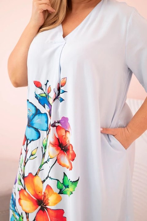 Sukienka damska Plus Size z wiskozy z kwiatowym nadrukiem biała Sukienka damska Plus Size z wiskozy z kwiatowym nadrukiem biała