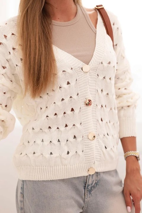 Sweter damski ecru z ażurowym splotem, dekoltem V i złotymi guzikami – Italy Moda Sweter damski ecru z ażurowym splotem, dekoltem V i złotymi guzikami – Italy Moda