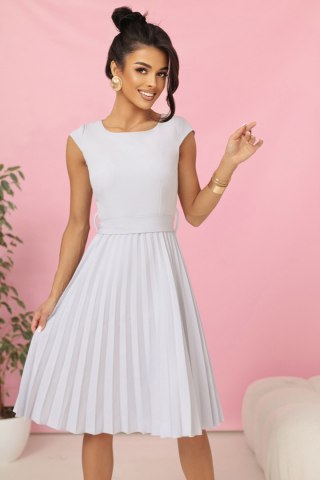 311-20 LILA Plisowana sukienka z krótkim rękawkiem i paskiem - SZARA - XXL