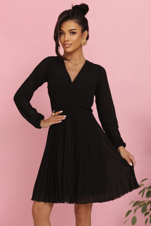 313-17 ISABELLE Polska plisowana sukienka z długim rękawem i dekoltem - CZARNA - XS