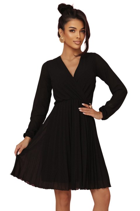 313-17 ISABELLE Polska plisowana sukienka z długim rękawem i dekoltem - CZARNA - XS