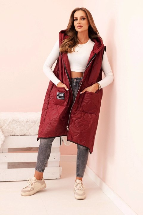 Kamizelka damska pikowana Plus Size z kapturem zapinana na zamek bordowa Kamizelka damska pikowana Plus Size z kapturem zapinana na zamek bordowa