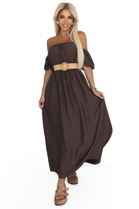 614-1 Sukienka maxi w stylu boho z odkrytymi ramionami i paskiem - CZEKOLADOWA - UNI