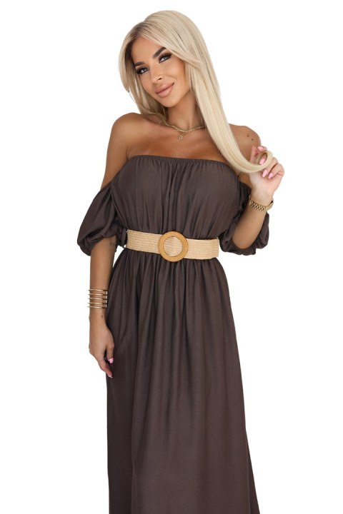614-1 Sukienka maxi w stylu boho z odkrytymi ramionami i paskiem - CZEKOLADOWA - UNI