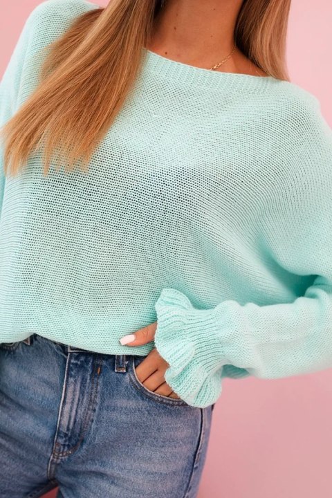 Stylowy sweter damski w kolorze miętowym z wycięciem – modny wybór na co dzień. Stylowy sweter damski w kolorze miętowym z wycięciem – modny wybór na co dzień.