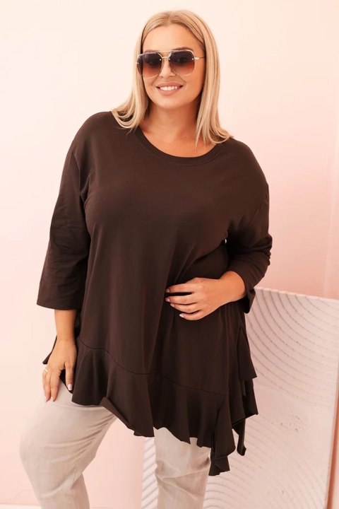 Brązowa bluzka damska Plus Size z falbaną i rękawami 3/4 – luźny fason, bawełna, rozmiar uniwersalny. Brązowa bluzka damska Plus Size z falbaną i rękawami 3/4 – luźny fason, bawełna, rozmiar uniwersalny.