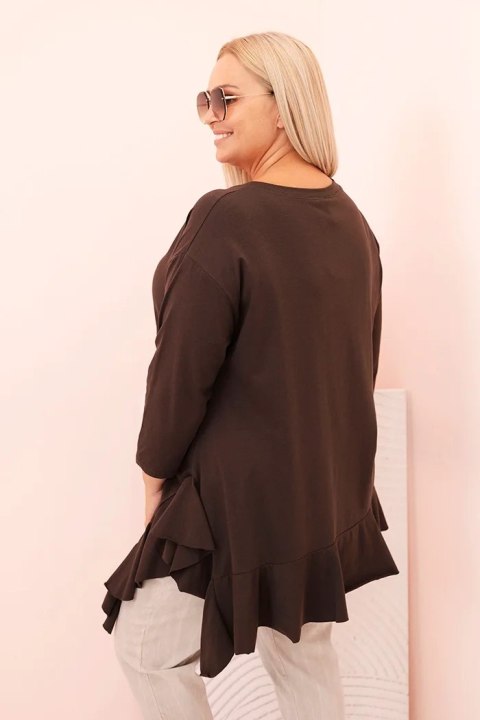 Bluzka Plus Size z bawełną i elastanem – brązowa, z falbaną, luźna i kobieca. Bluzka Plus Size z bawełną i elastanem – brązowa, z falbaną, luźna i kobieca.