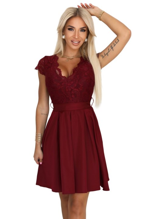 242-5 ANNA Koronkowa sukienka z dekoltem i rozkloszowaną spódnicą - bordowa - XL