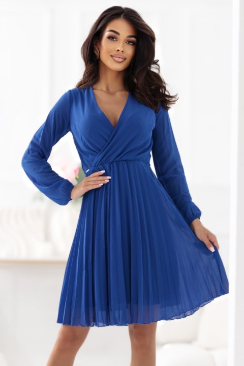 313-18 ISABELLE Elegancka plisowana sukienka z dekoltem i długim rękawkiem - chabrowa - XS