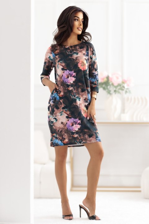 40-18 JOLA Oversize'owa sukienka z kieszeniami - czekoladowy odcień z kwiatowym wzorem - XL