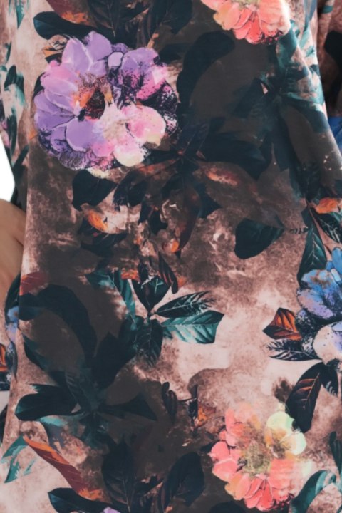 40-18 JOLA Oversize'owa sukienka z kieszeniami - czekoladowy odcień z kwiatowym wzorem - XL