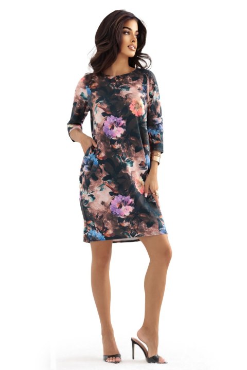 40-18 JOLA Oversize'owa sukienka z kieszeniami - czekoladowy odcień z kwiatowym wzorem - S