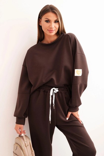 Komplet damski brązowy LOVE – luźna bluza oversize i spodnie z troczkiem