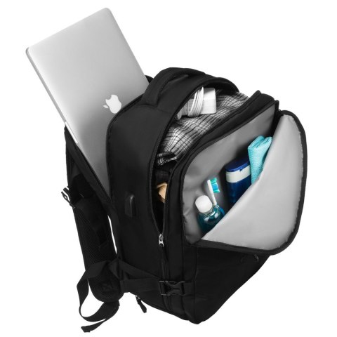Czarny plecak podróżny Peterson 24L – 3 komory, port USB, komora na buty