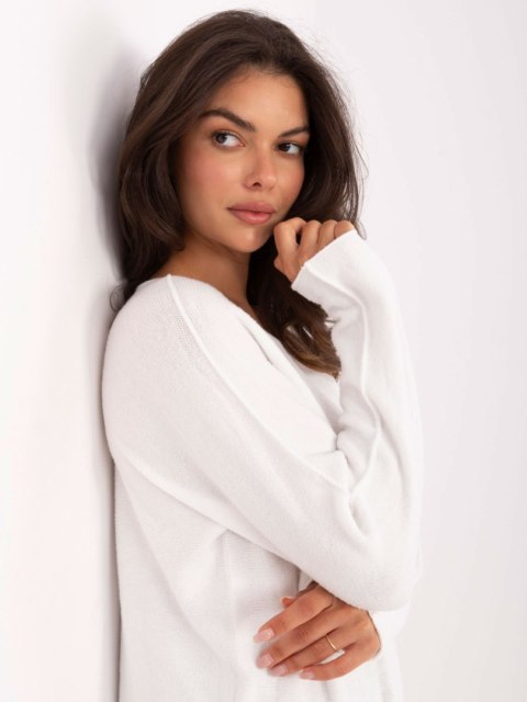 Sweter IT-SW-2219.63 biały
