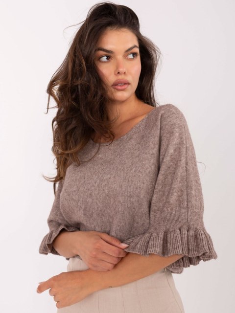 Sweter damski fango z falbankami – elegancki i wygodny wybór na co dzień