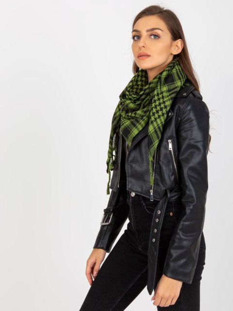 elegancka chusta damska zielona z frędzlami Stylowy Wieszak