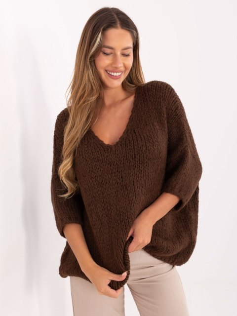 Elegancki sweter damski brązowy oversize casual – Stylowy Wieszak