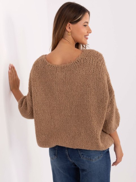 Elegancki sweter damski oversize camel – Stylowy Wieszak