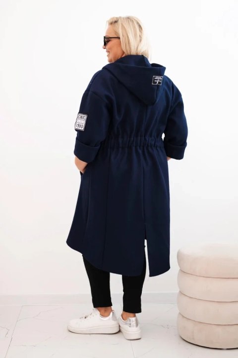 Elegancki płaszcz damski oversize granatowy z miękkiego materiału zamszowego