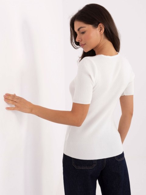 Stylowy sweter damski ecru z dekoltem V casual elegancki