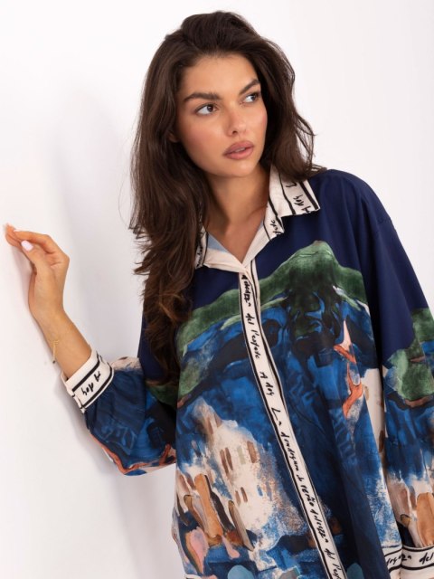 Granatowa koszula damska oversize z nadrukiem i guzikami – moda casual