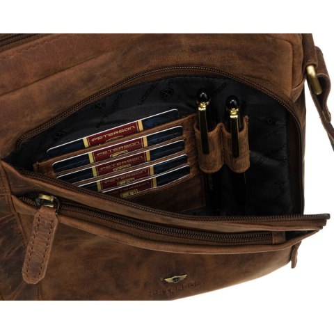 Skórzana listonoszka męska w brązowym kolorze zawieszona na regulowanym pasku - Peterson