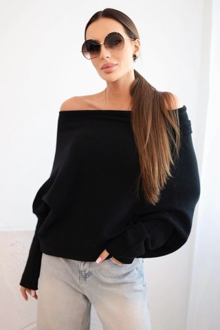 Sweter damski czarny oversize z wiskozą typu nietoperz – asymetryczny, włoski