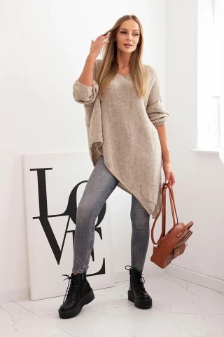 Sweter damski wełniany asymetryczny Plus Size z dekoltem V – ciemny beżowy, włoska produkcja