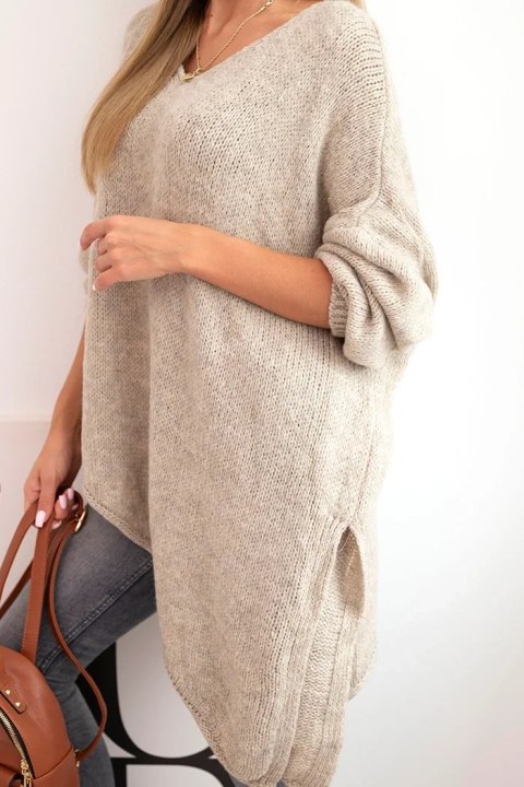 Sweter damski wełniany asymetryczny Plus Size z dekoltem V – ciemny beżowy, włoska produkcja