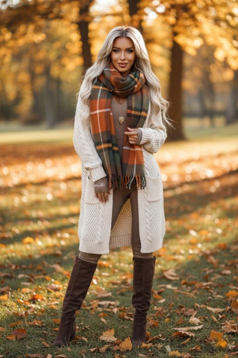 619-1 Wygodny i elegancki prążkowany kombinezon damski z dekoltem - mocha mousse - M