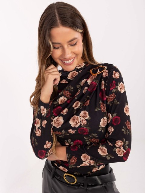 czarna bluzka damska z marszczeniami i kwiatowym wzorem