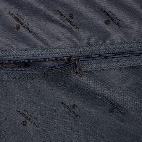 Zestaw walizek w czarnym kolorze wykonanych z polipropylenu z zamkami szyfrowanymi - Peterson