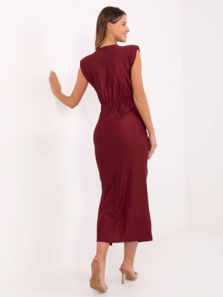 Bordowa elegancka sukienka z rozcięciem ITALY MODA – Stylowy Wieszak