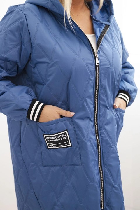 Kurtka damska Plus Size pikowana z kapturem i sportowymi mankietami jasno jeansowa – Stylowy Wieszak