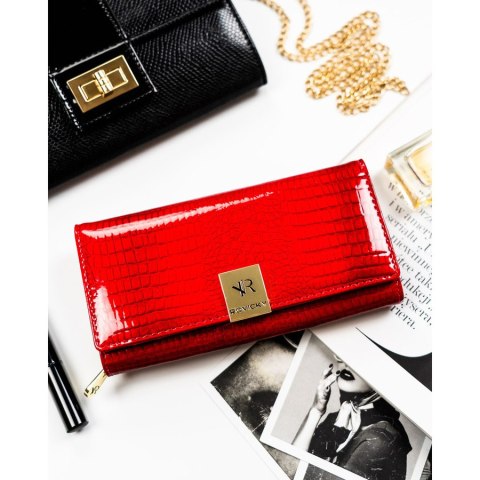 Duży, lakierowany portfel damski ze skóry naturalnej w czerwonym kolorze zamykany na zatrzask - Rovicky